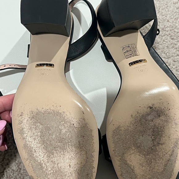 Gucci Black and Gold Stiletto Heels with GG Logo - Picture 6 of 7